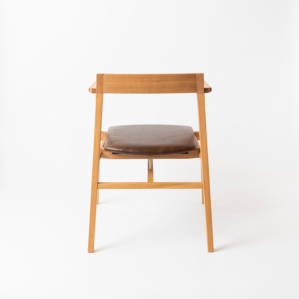 wood scale pit chair